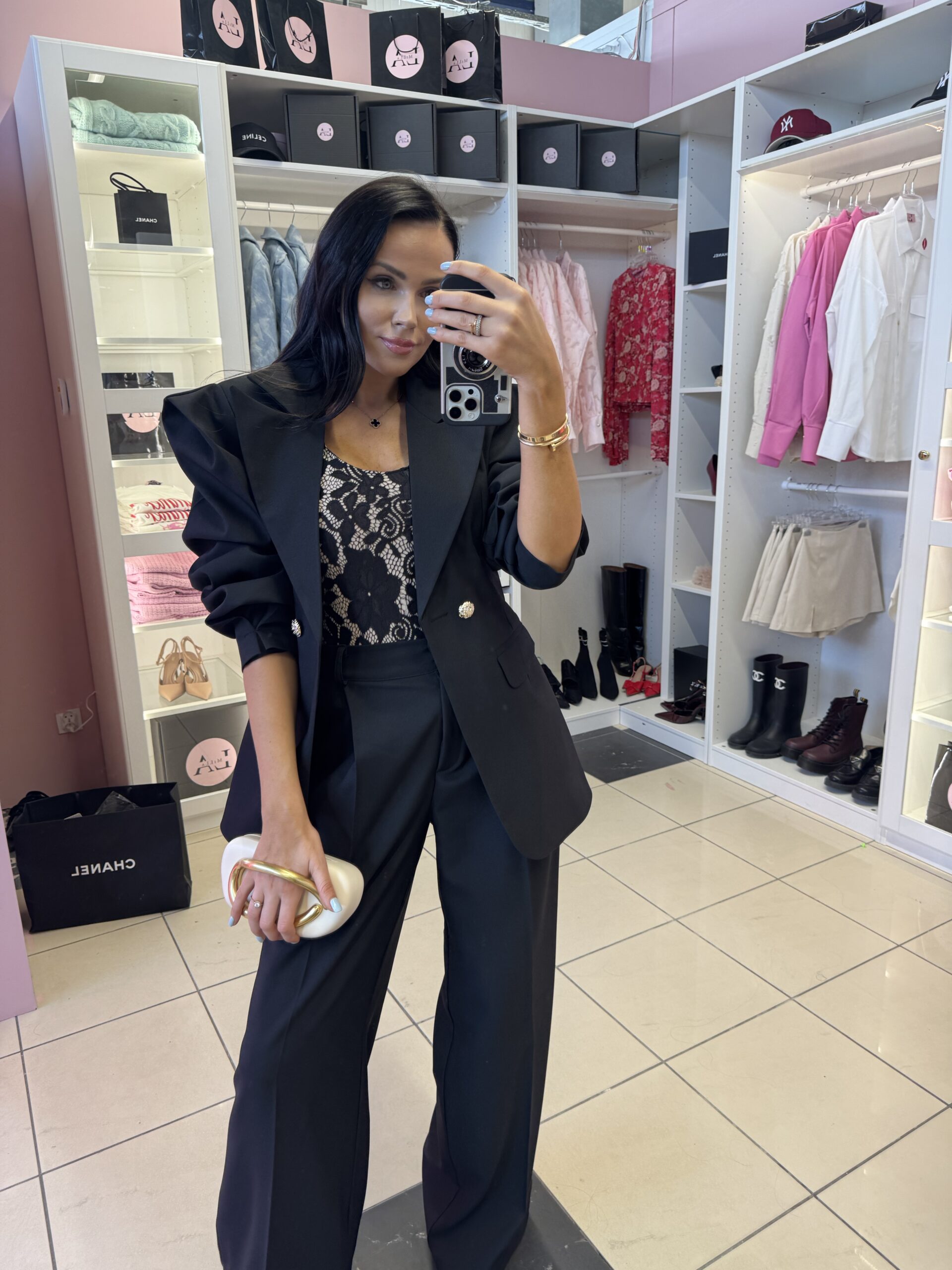 Koronkowe body La Milla czarne na ramiączka i Spodnie klasyczne La Milla czarne