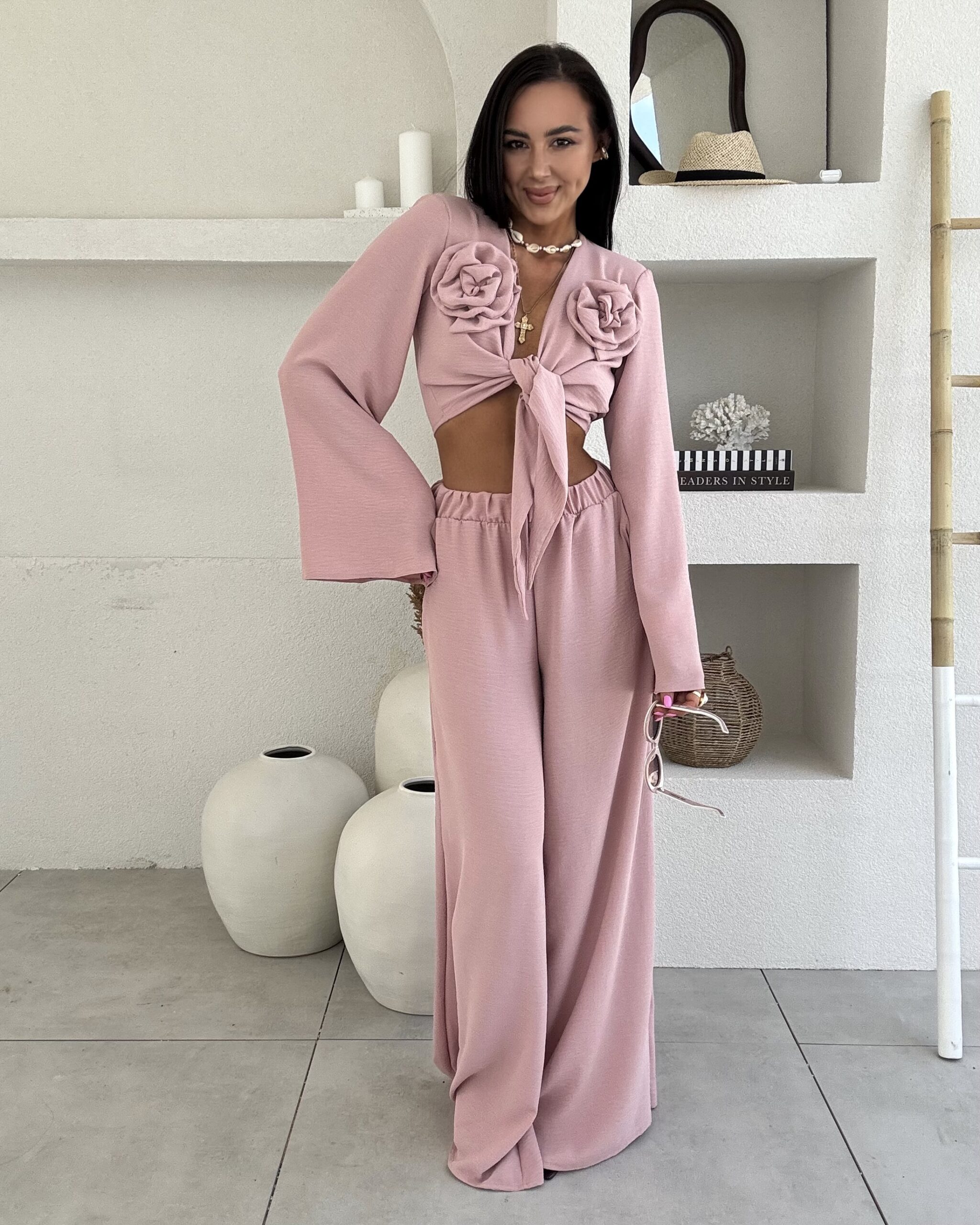 Komplet La Milla bluzka z różami i spodnie pudrowy róż