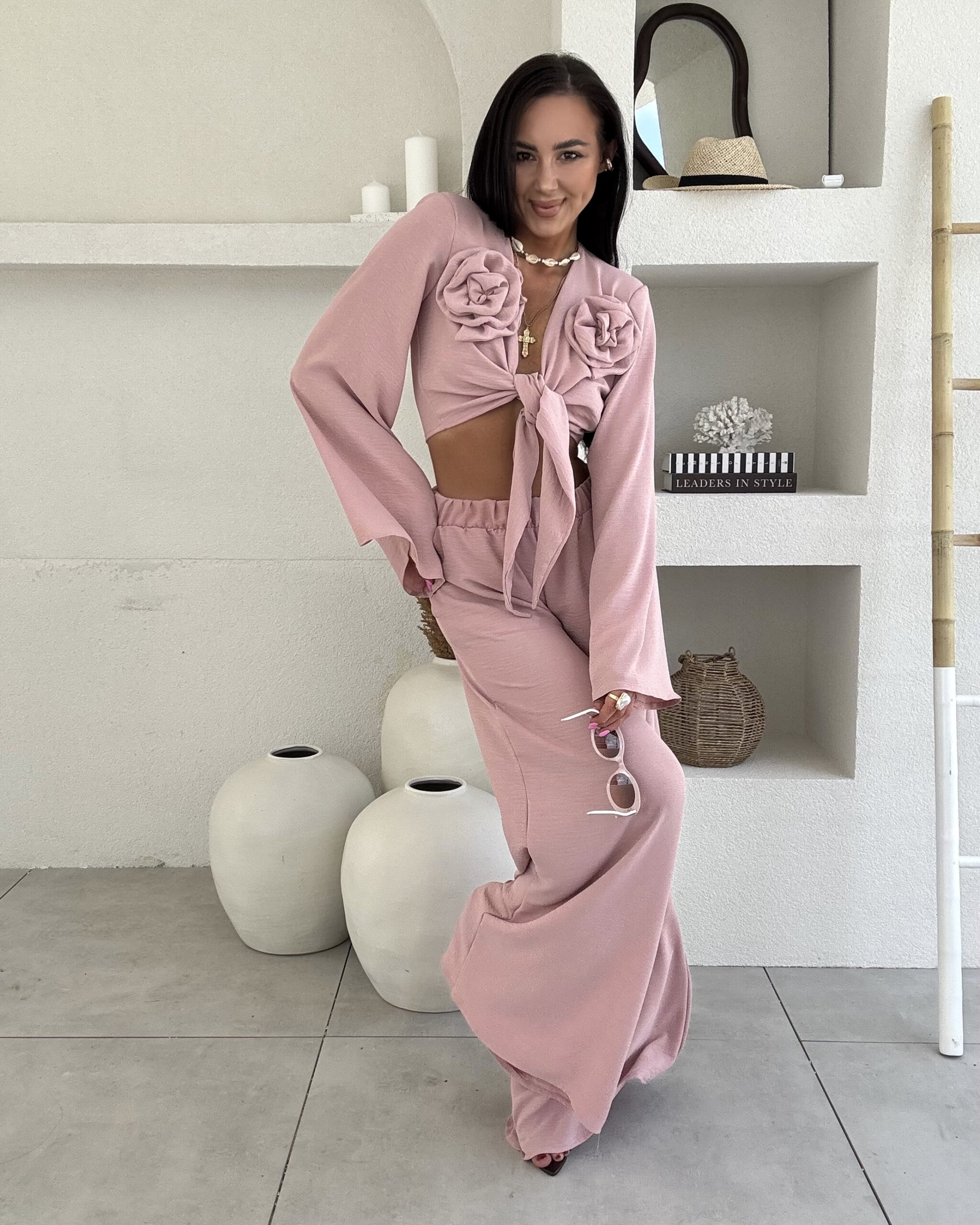 Komplet La Milla bluzka z różami i pudrowy róż