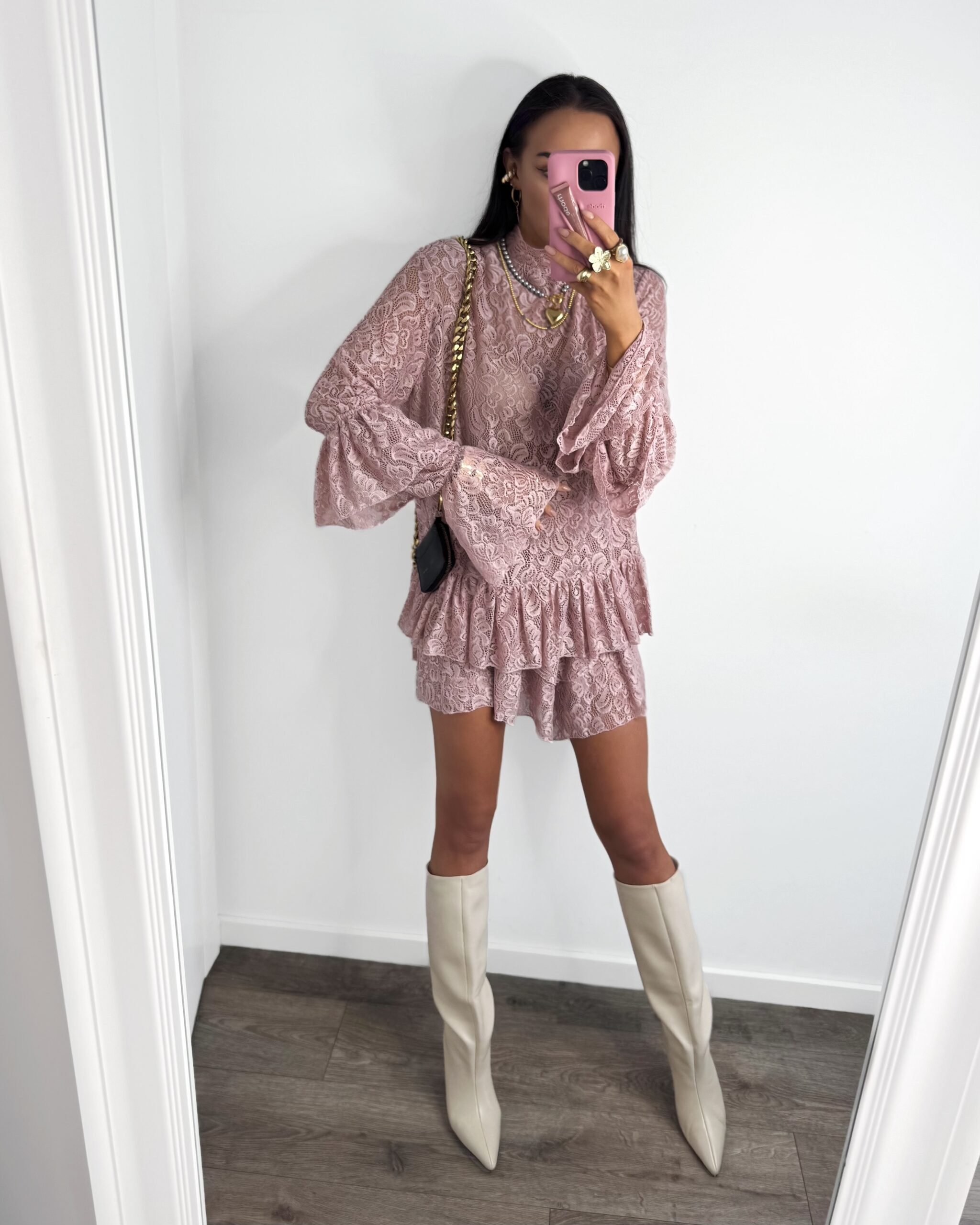 Bluzka koronkowa La Milla z półgolfem pudrowy róż i Koronkowe spódnico-spodenki La Milla pudrowy róż