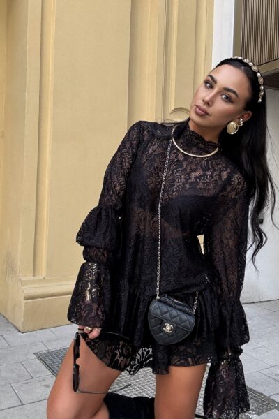 Bluzka koronkowa La Milla z półgolfem czarna i Koronkowe spódnico-spodenki La Milla czarne
