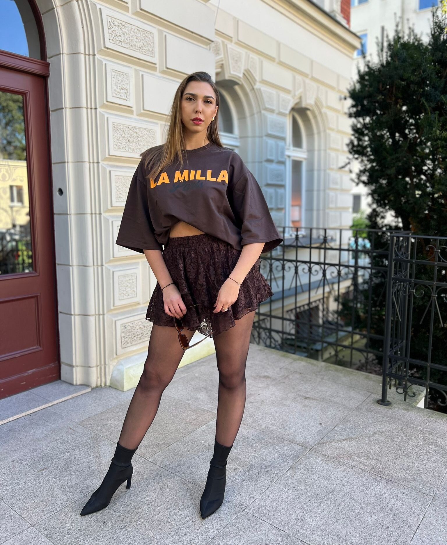 Koronkowe spódnico-spodenki La Milla czekoladowe - obrazek 2