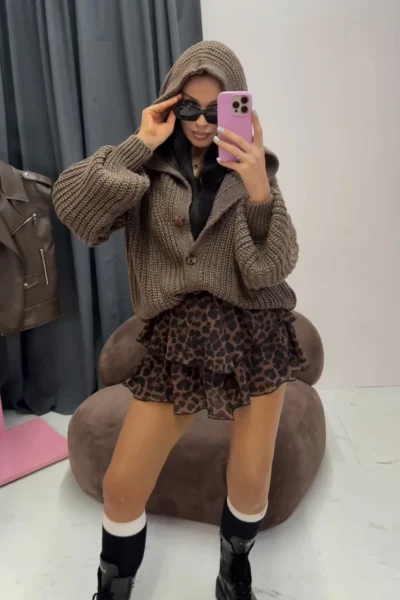 Sweter z kapturem La Milla brązowy