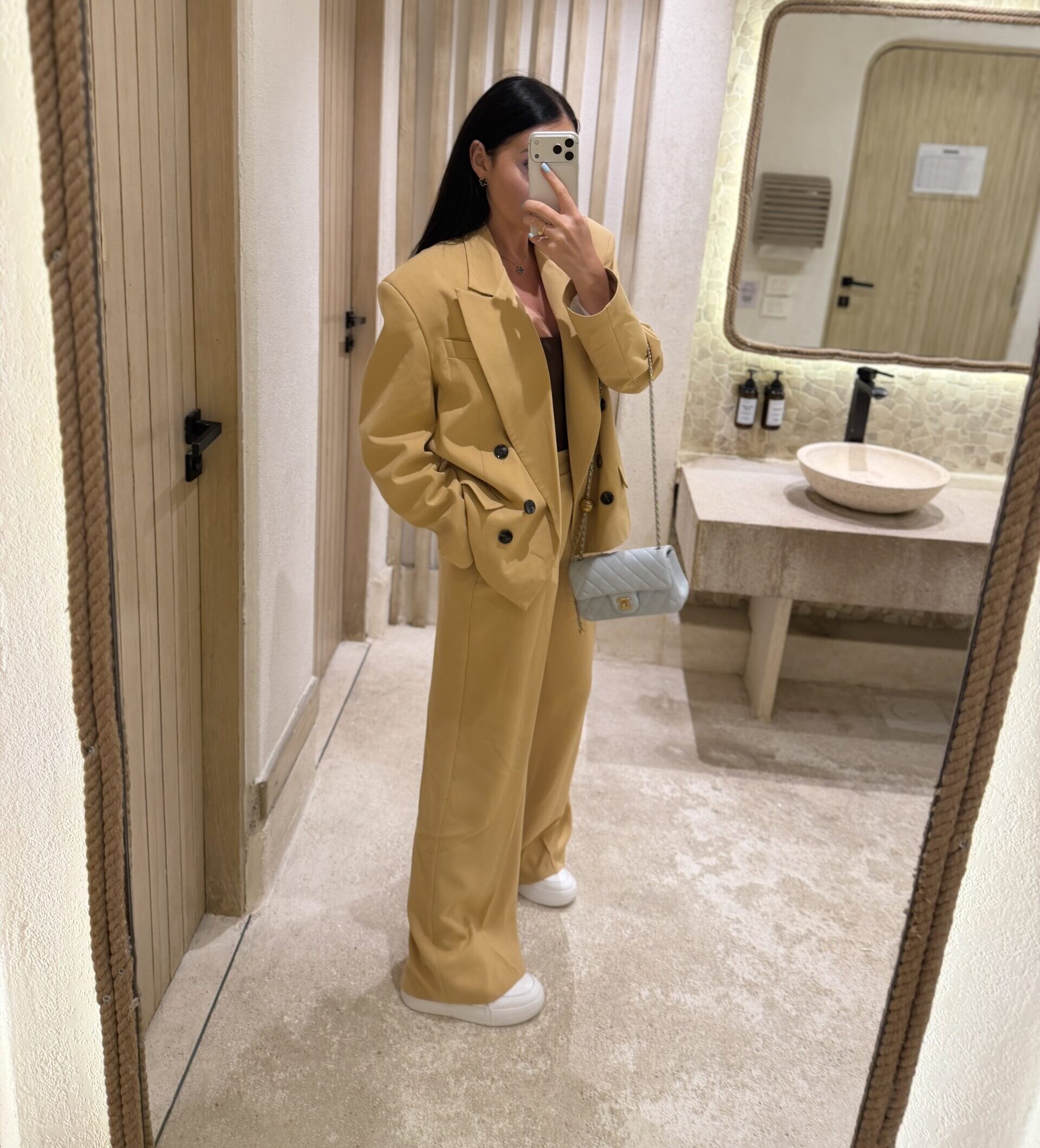 Spodnie klasyczne La Milla musztardowe - obrazek 3