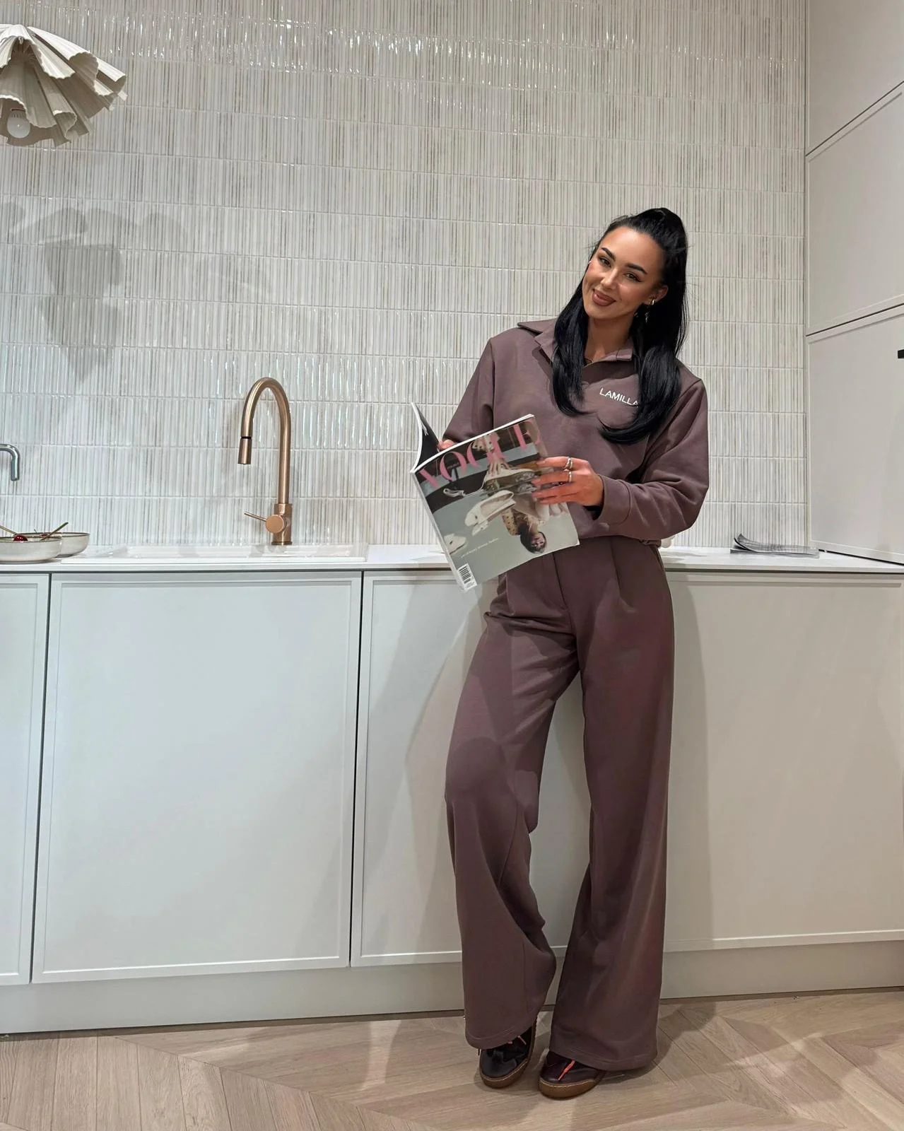 Bluza z kołnierzykiem La Milla czekoladowa - obrazek 6