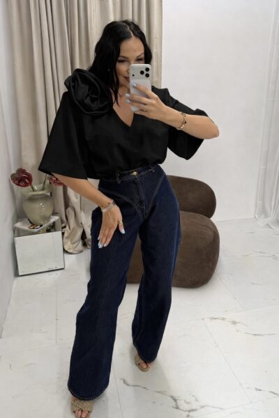 Bluzka La Milla z kwiatem czarna